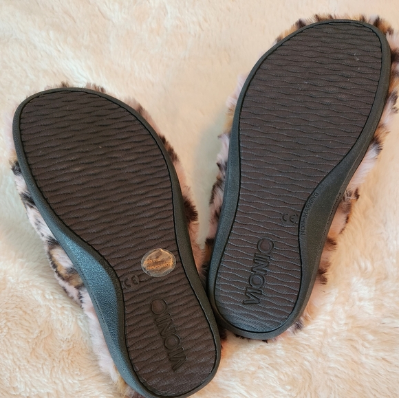 Vionic Slippers - Picture 2 of 4